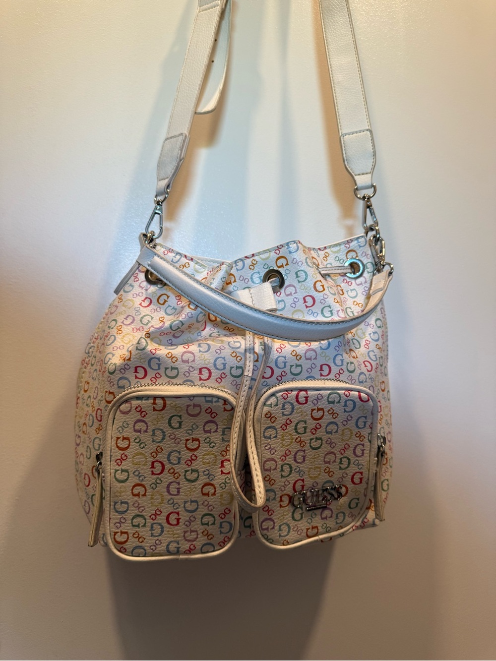 Guess White Multicolor Logo-Print Shoulder Bag